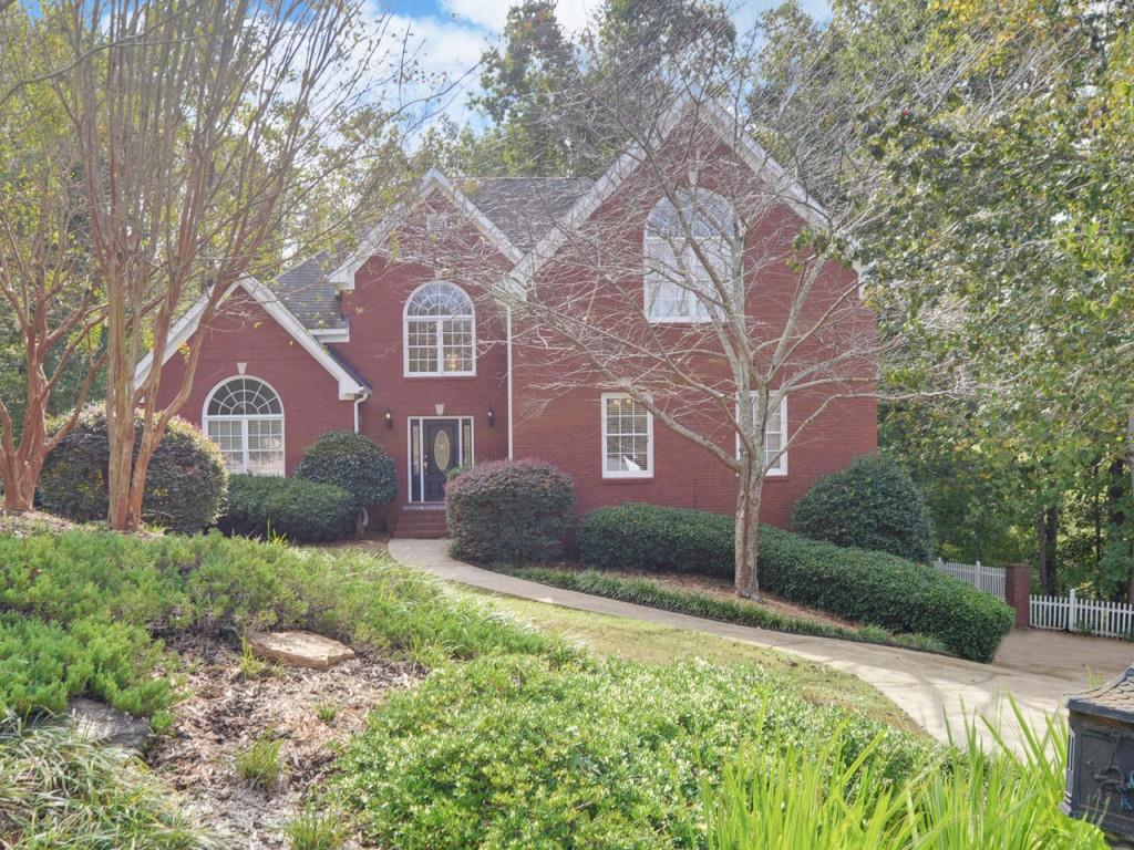 6027 Thornlake Dr., Flowery Branch, GA 30542