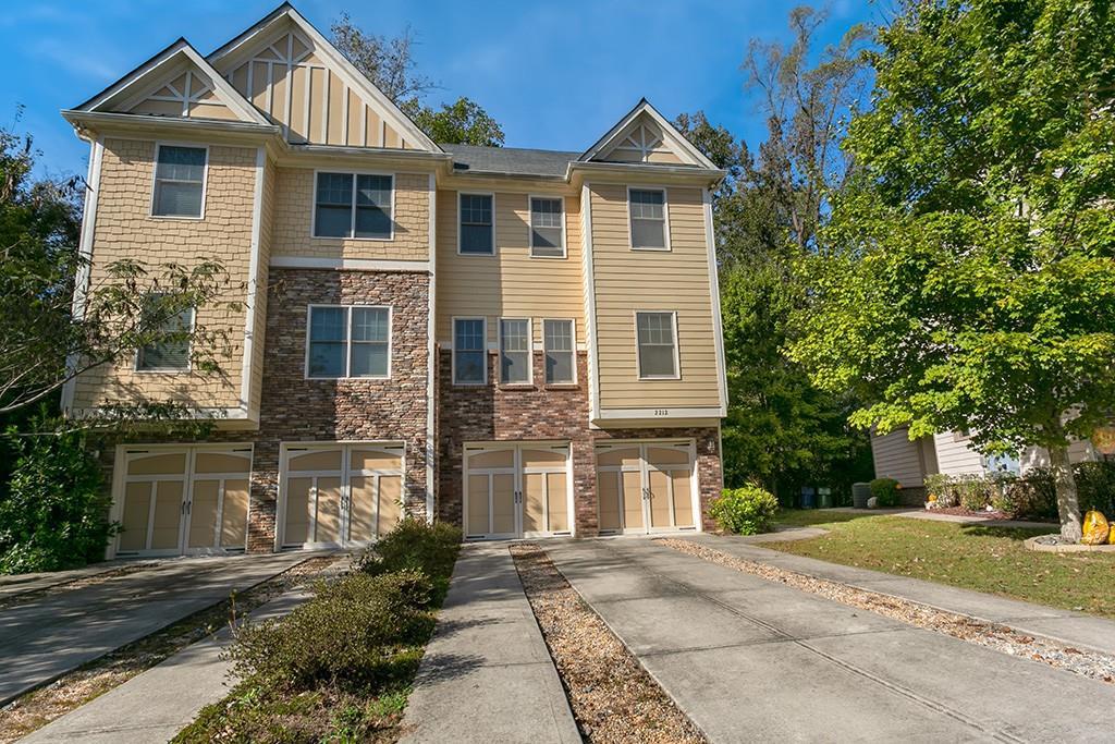 2212 Collins Ridge Dr., Atlanta, GA 30318