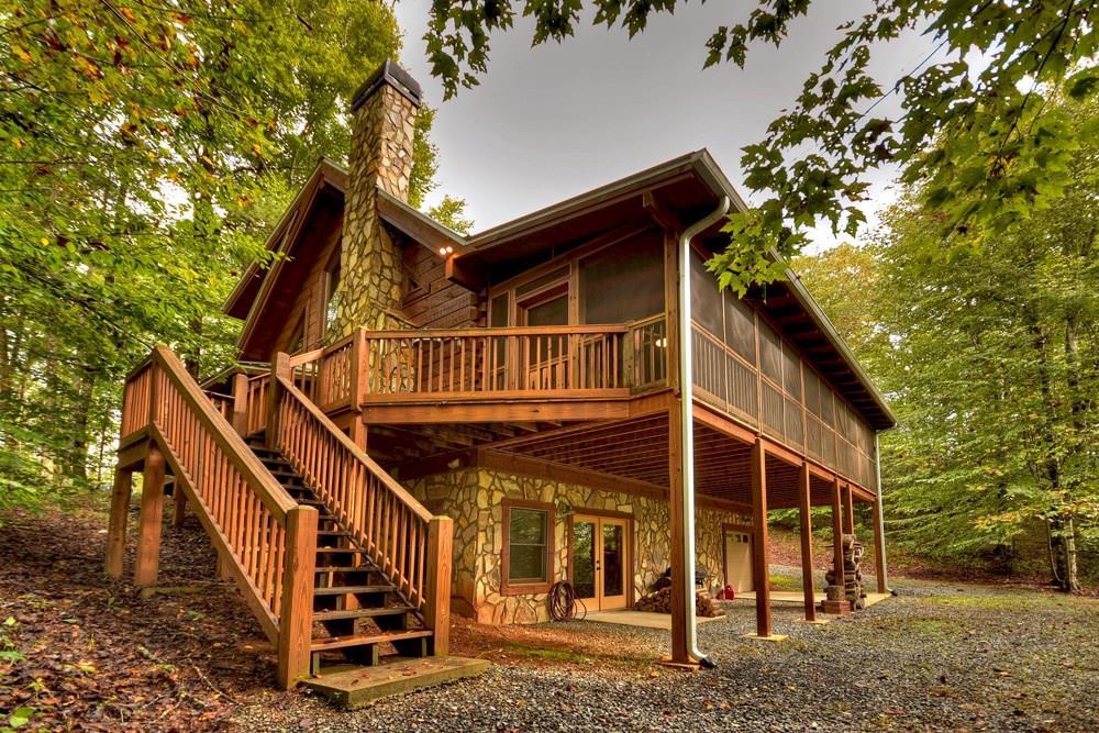 31 Whispering Pines Pl., Ellijay, GA 30540