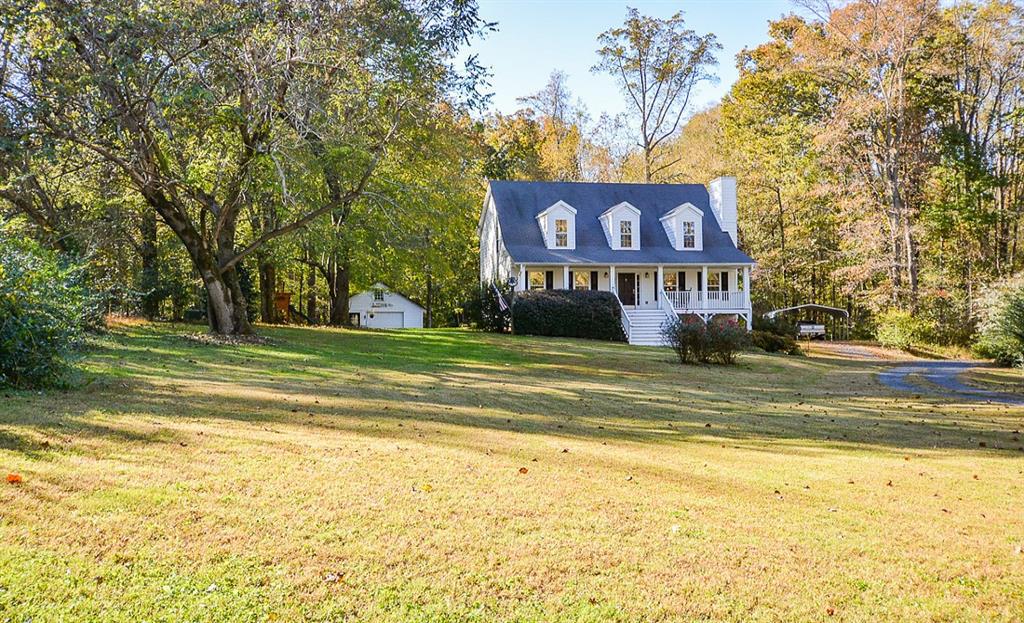 6573 Woodstock Rd., Acworth, GA 30102