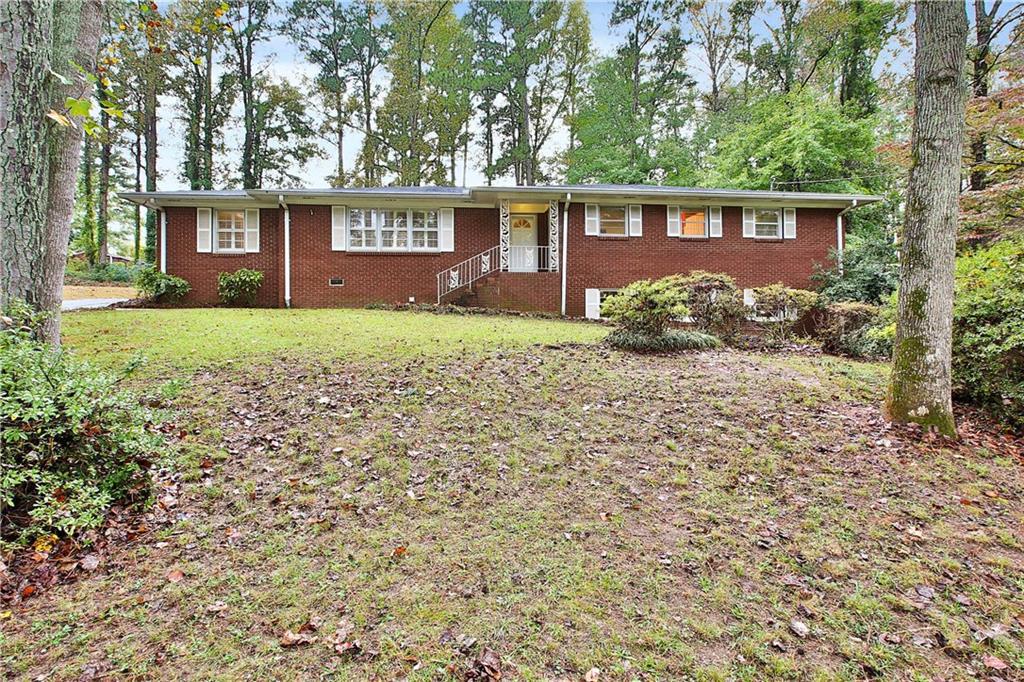 116 Valley View Dr., Fairburn, GA 30213