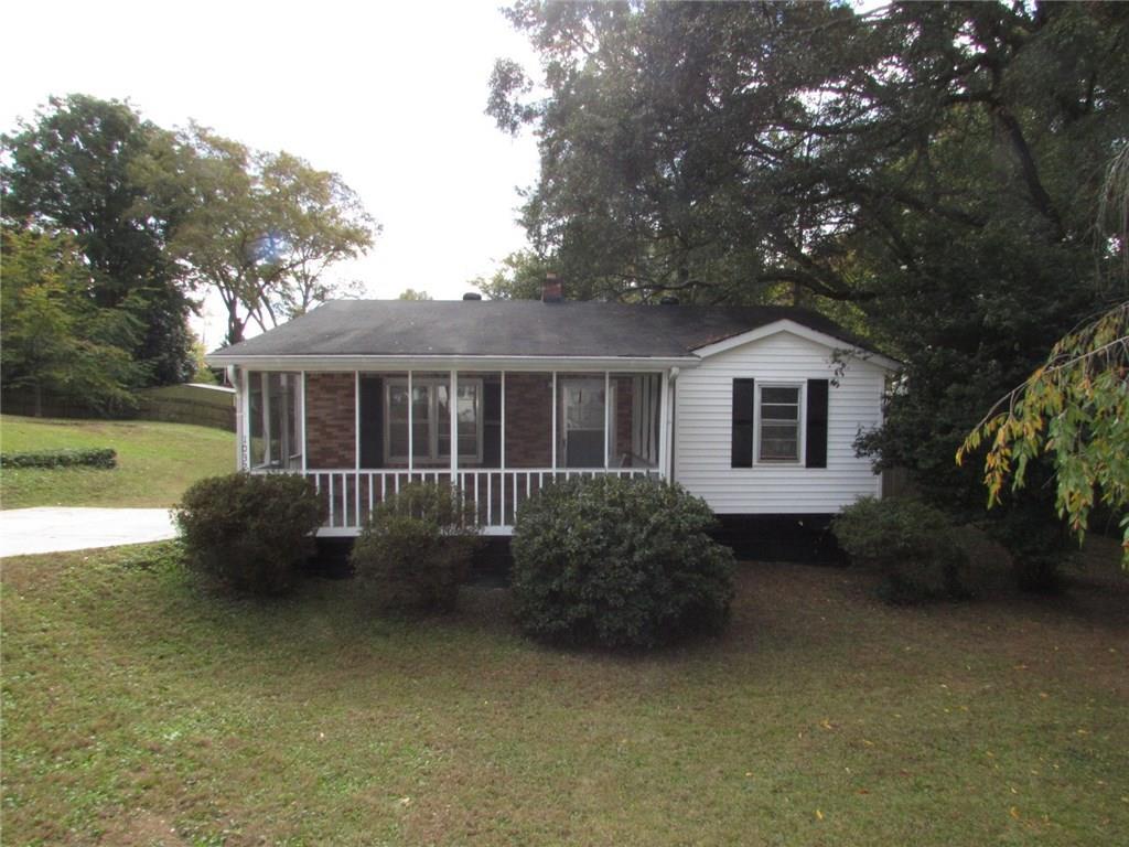 1032 Manor Dr., Smyrna, GA 30080
