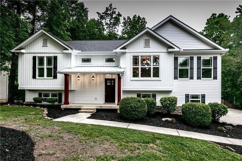 101 Hollytrace Ln., Ball Ground, GA 30107