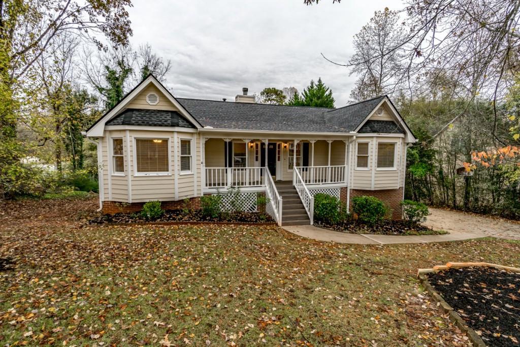 5627 Pipsissewa Dr., Flowery Branch, GA 30542