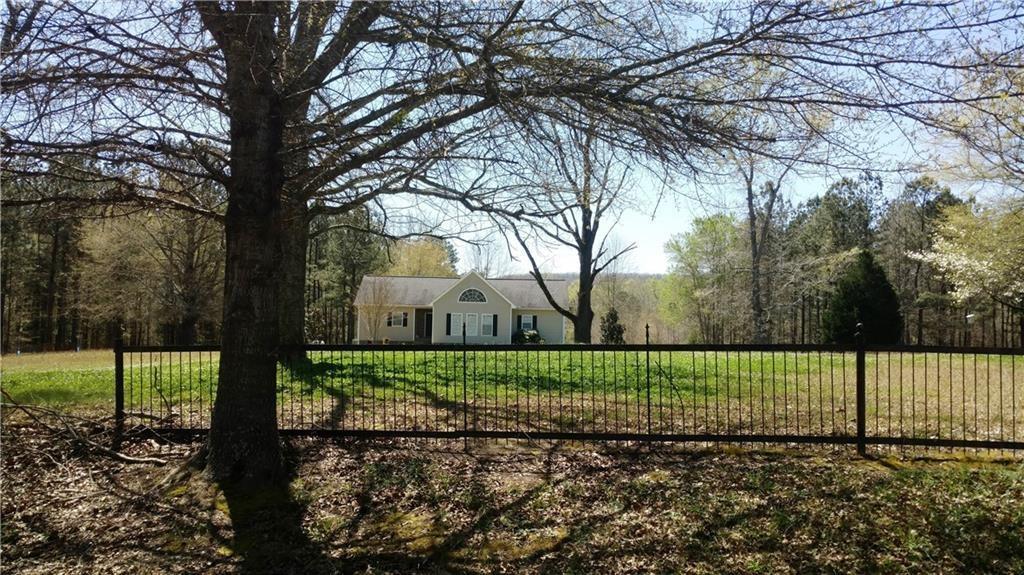 697 Smyrna Church Rd., Molena, GA 30285