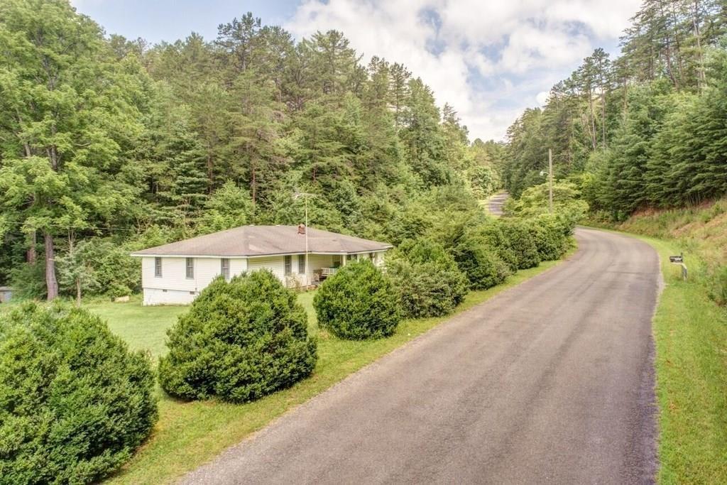 1726 Tickanetley Rd., Ellijay, GA 30536