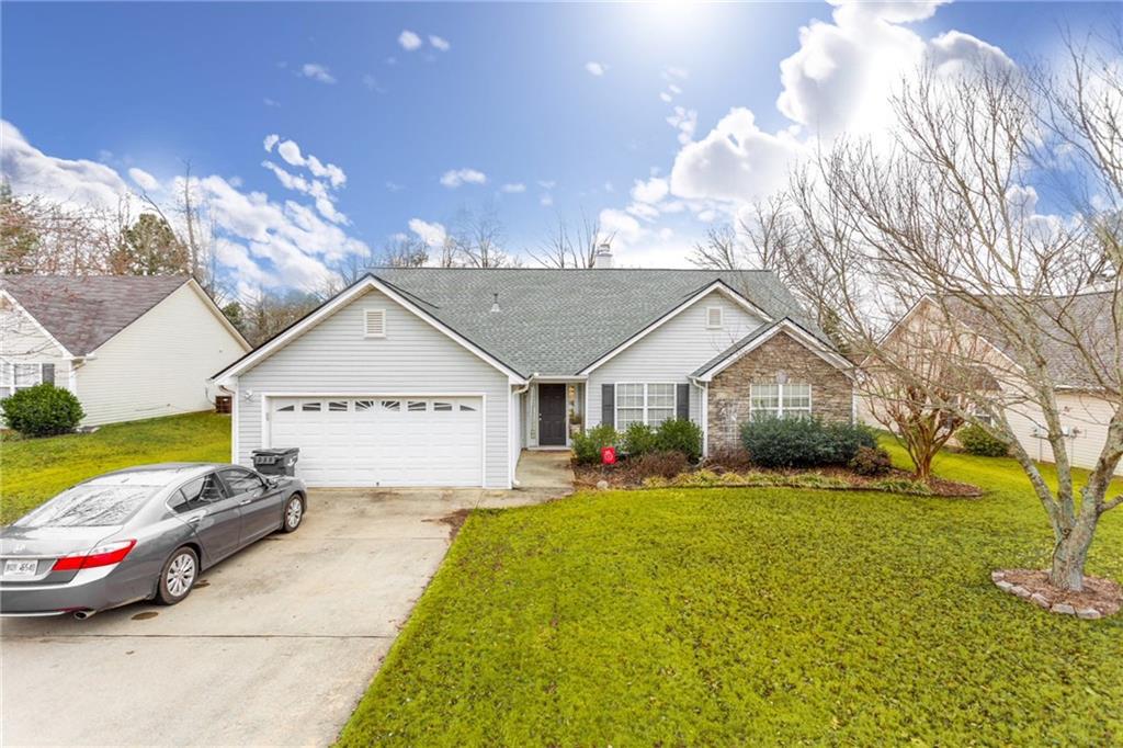 1029 Harbins Pass Dr., Dacula, GA 30019