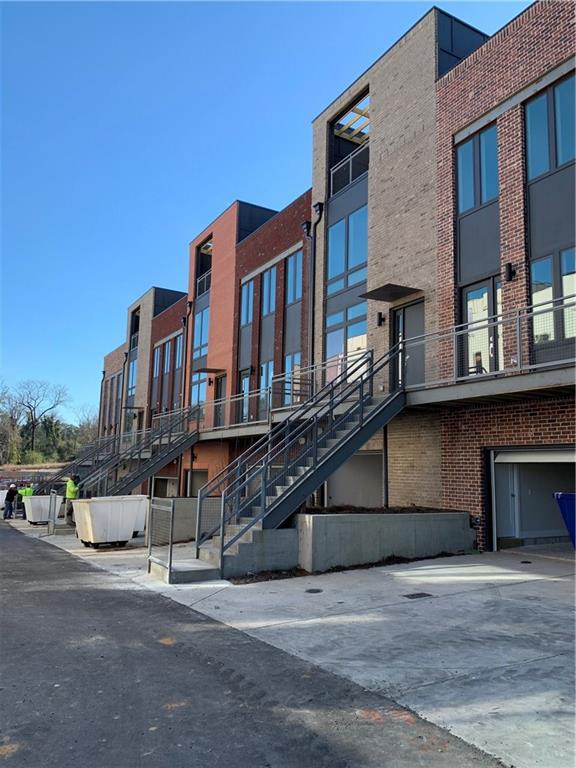 1305 Chelsea Cir. #64, Atlanta, GA 30318