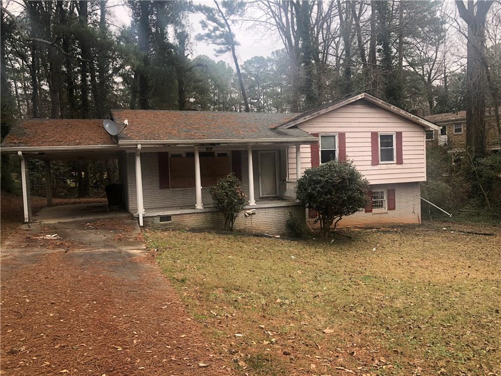 695 Caron Cir., Atlanta, GA 30318