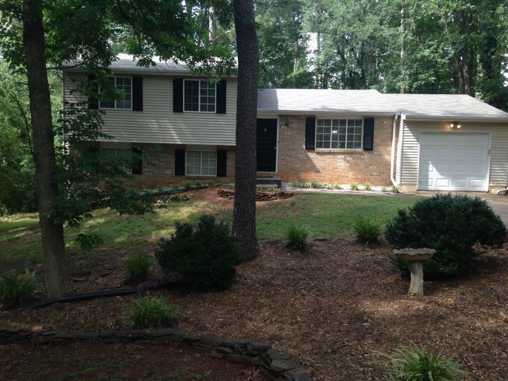 1266 Sandpiper Ln., Lilburn, GA 30047