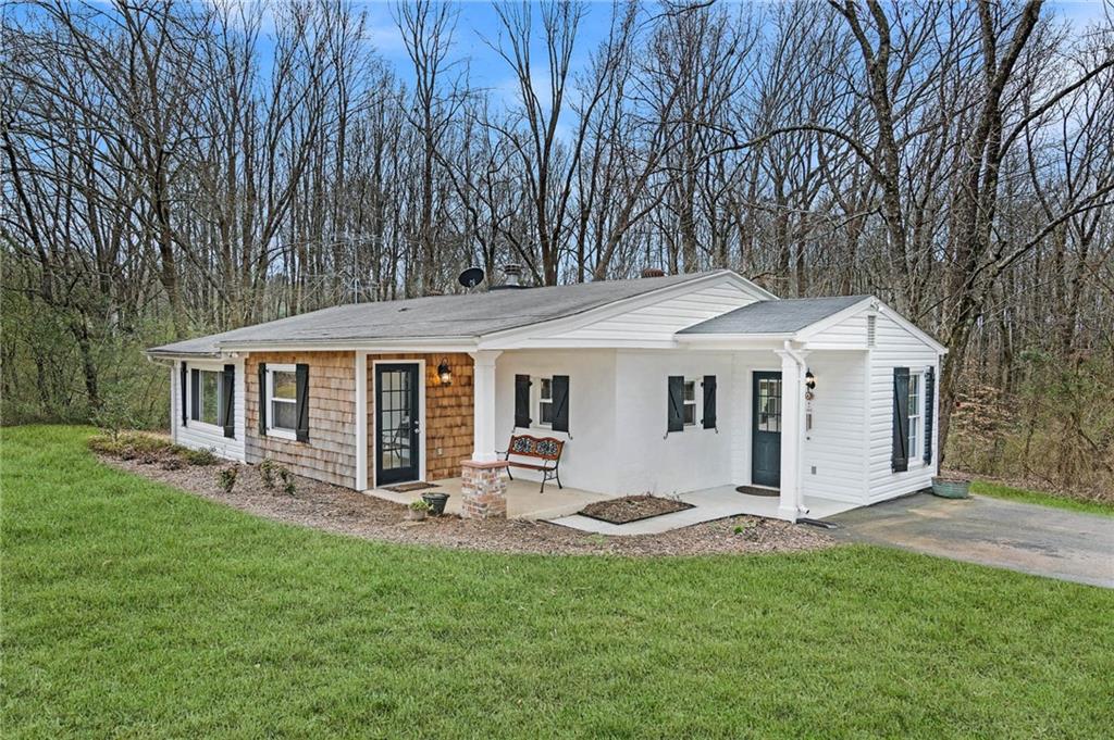 802 Mcclure Dr., Cumming, GA 30028