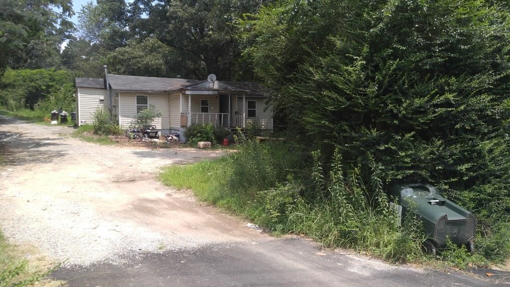 2581 Hiram Sudie Rd., Hiram, GA 30141