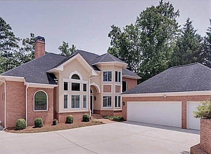 6489 Old Shadburn Ferry Rd., Buford, GA 30518