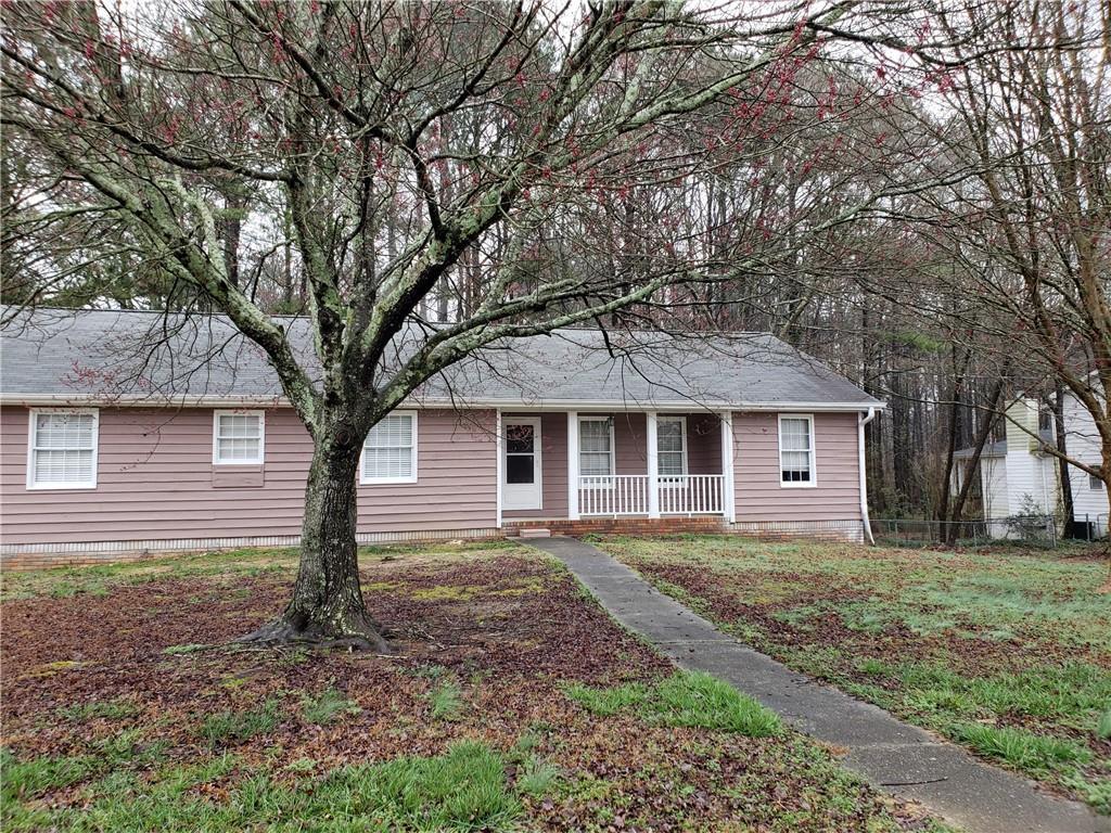 2726 Raven Wood Dr., Snellville, GA 30078