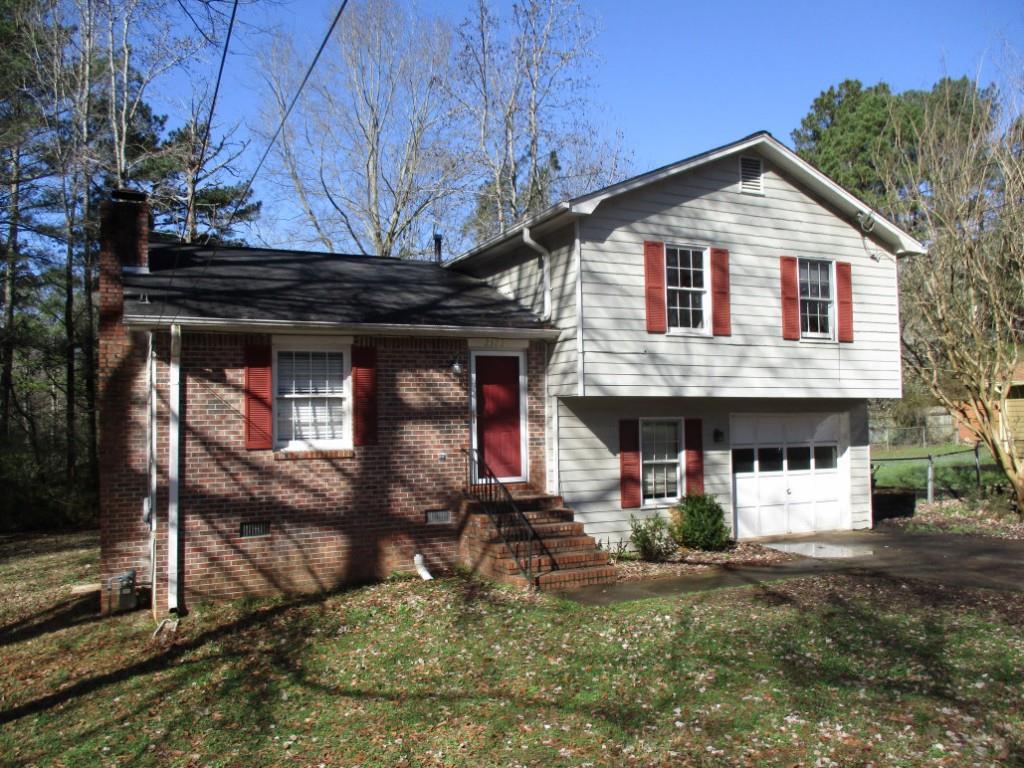 2173 Tiffany Tr., Lithonia, GA 30058
