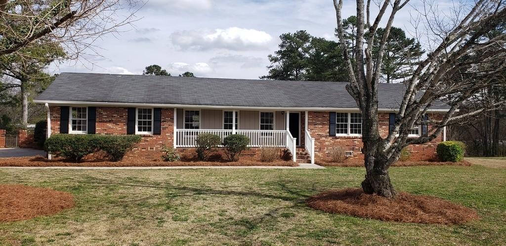 27 Montre Cir., Silver Creek, GA 30173