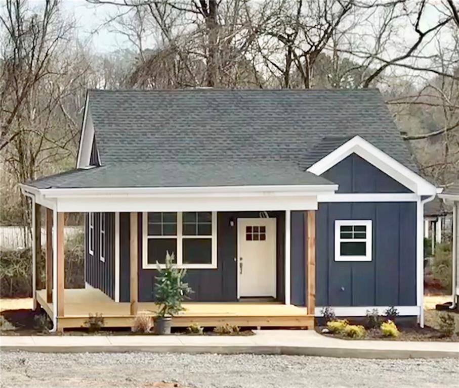 302 Cottage Ct., Ball Ground, GA 30107