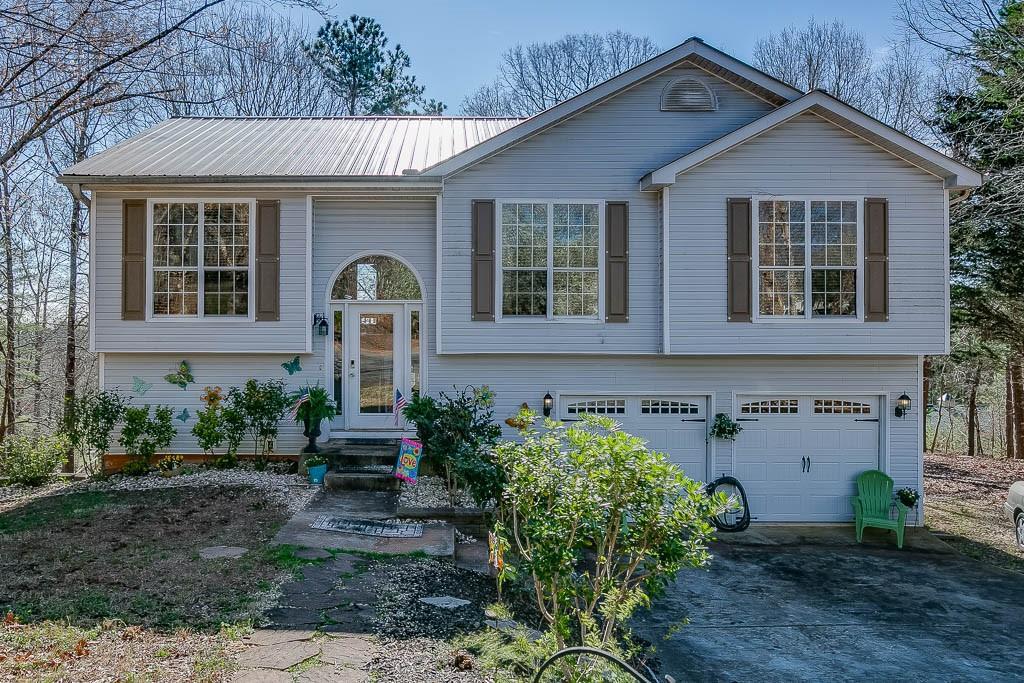 5216 Old Fence Rd., Flowery Branch, GA 30542
