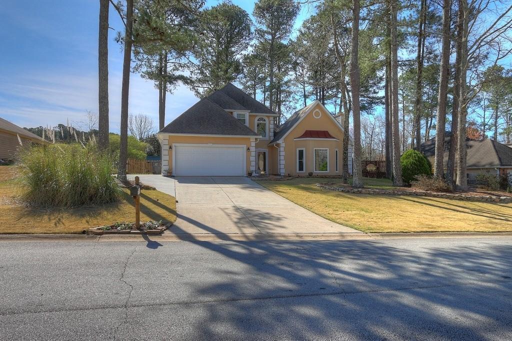 899 Oak Moss Dr., Lawrenceville, GA 30043