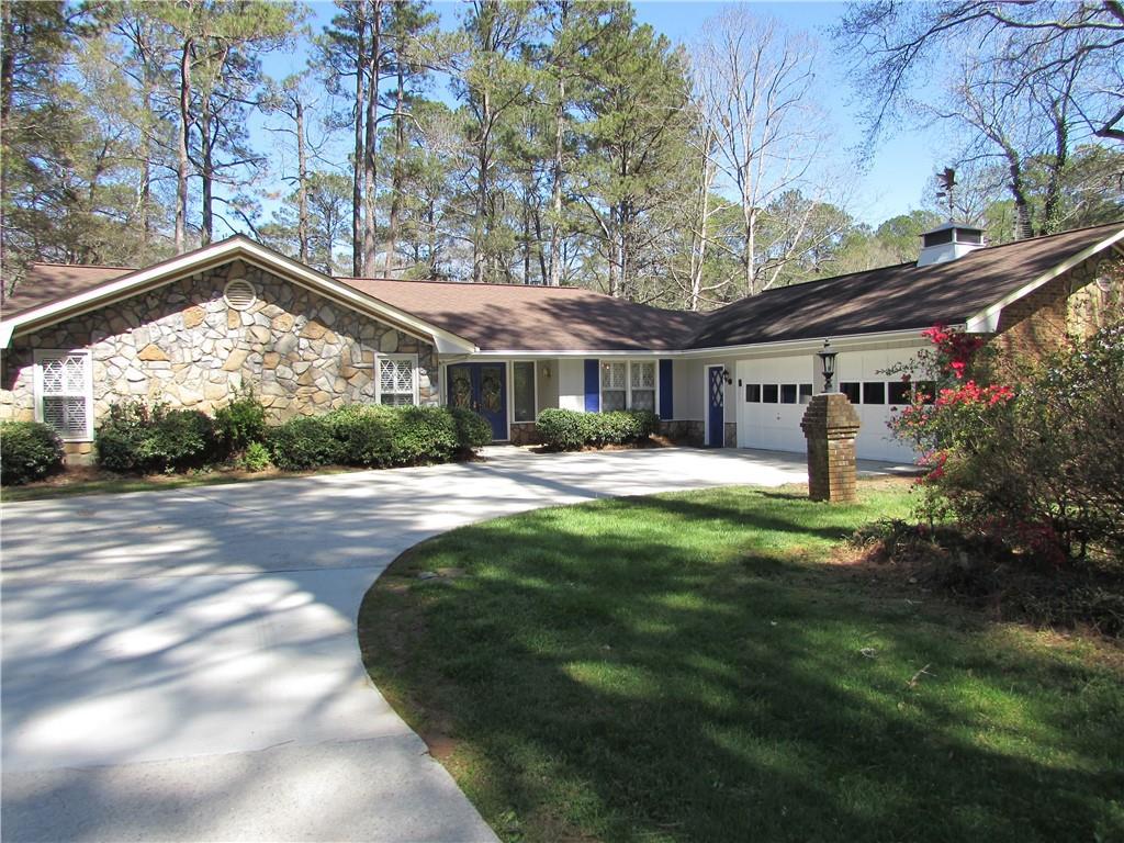1406 Larkview Dr., Lilburn, GA 30047