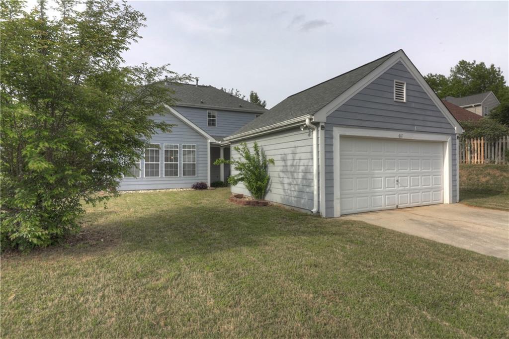 617 Brookwater Dr., Stockbridge, GA 30281