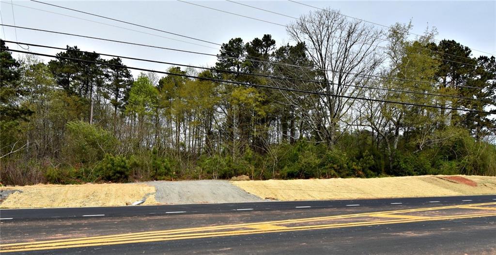 5731 Woodstock Rd., Acworth, GA 30102