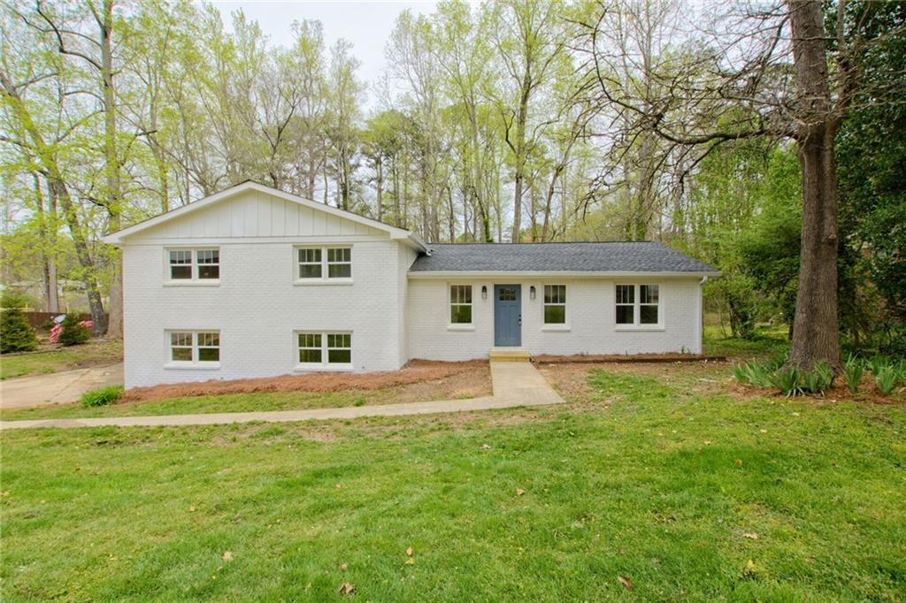 6655 N Seminole Dr., Douglasville, GA 30135