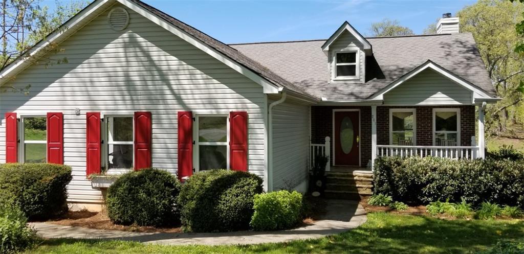 261 Foothills Dr., Murrayville, GA 30564