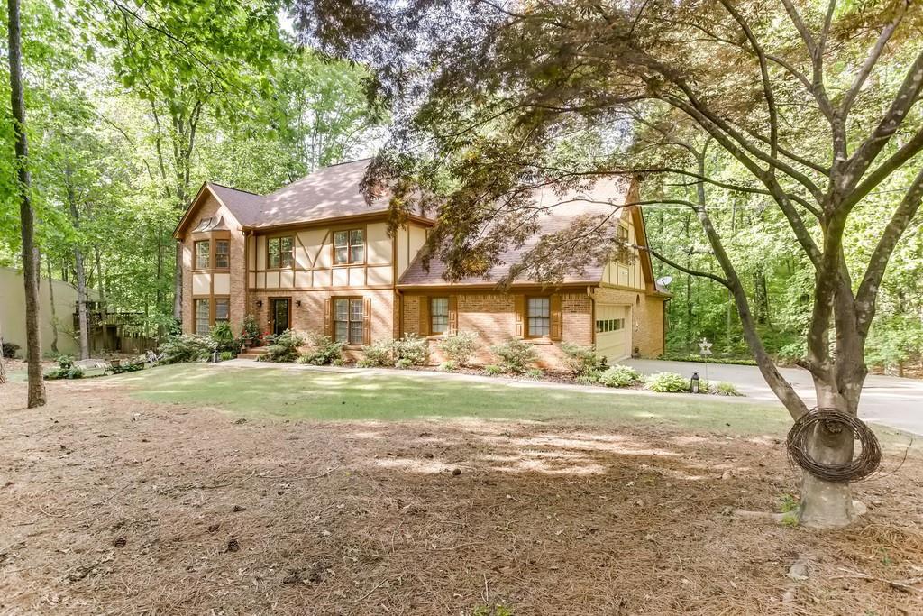 5875 Hammersmith Rd., Stone Mountain, GA 30087