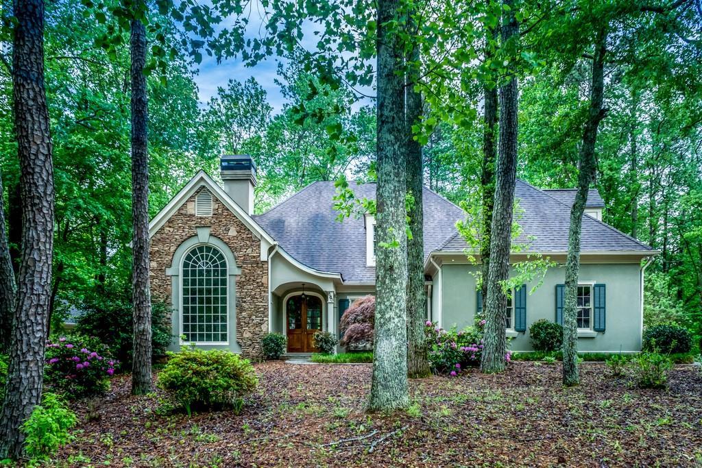 880 Brooksglen Dr., Roswell, GA 30075