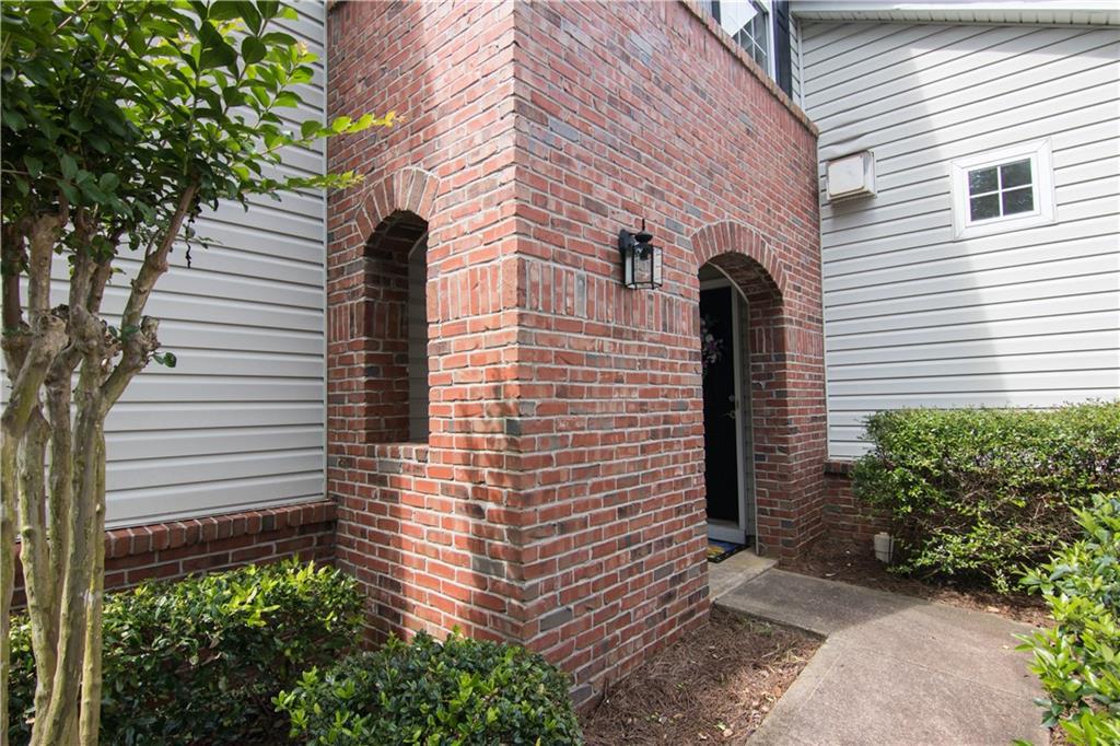 669 Bedford Ct., Woodstock, GA 30188