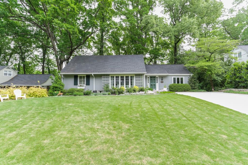 2561 Ridgewood Ter., Atlanta, GA 30318