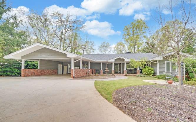 5845 Ridgetop Dr., Gainesville, GA 30504