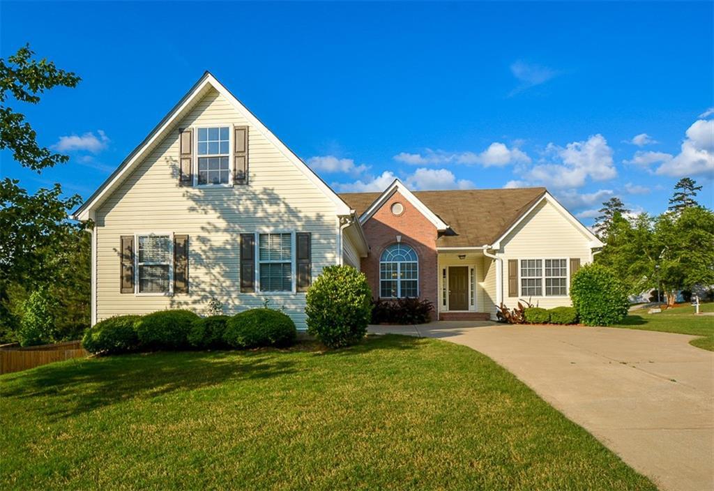 1605 Brisbane Dr., Dacula, GA 30019