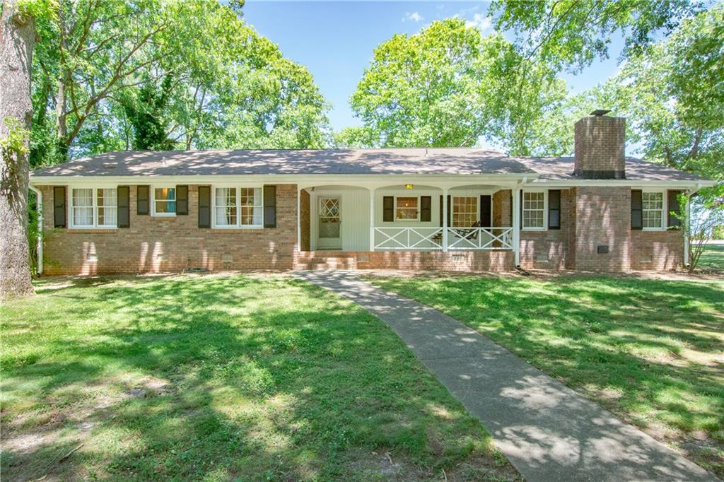 2126 Veracruz Dr., Snellville, GA 30039