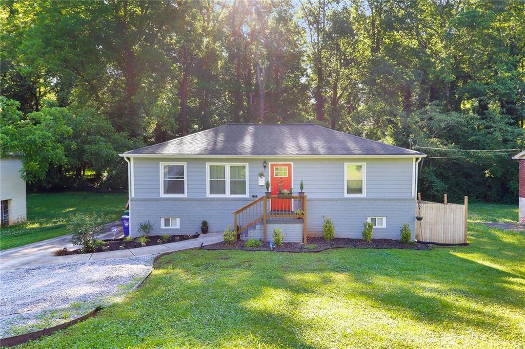 1422 Cobb Branch Dr., Decatur, GA 30032