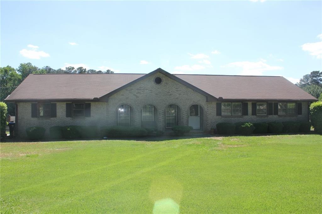2625 Ashworth Lake Rd., Snellville, GA 30078