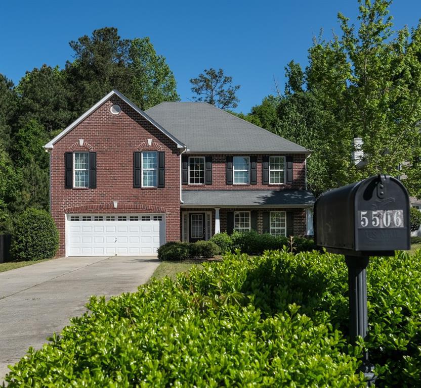 5506 Mossy View Dr., Douglasville, GA 30135
