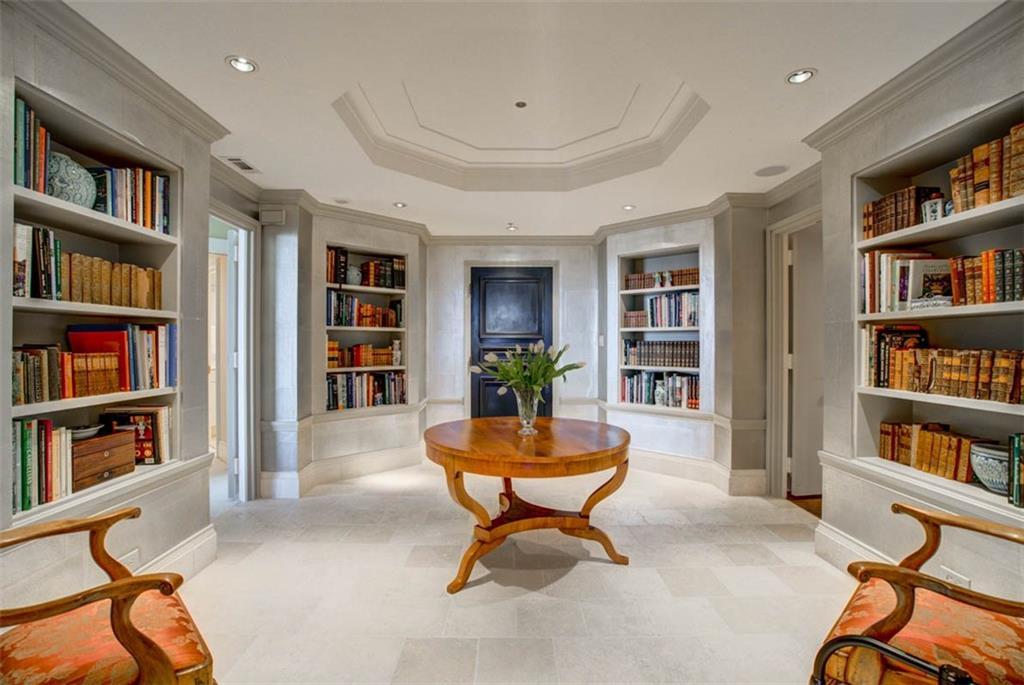 2660 Peachtree Rd. #38CD, Atlanta, GA 30305