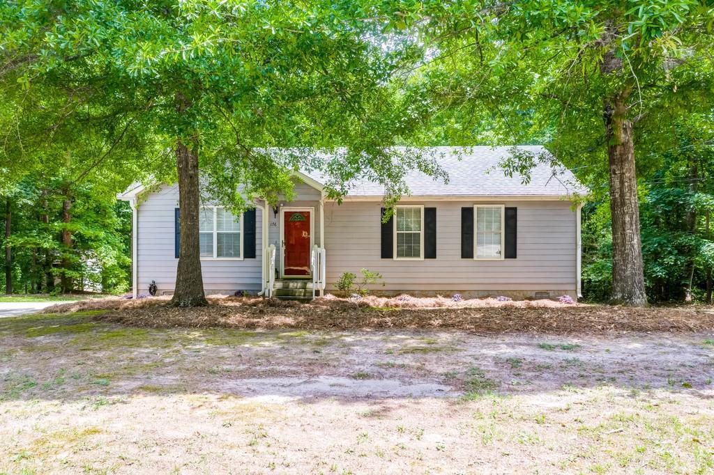 176 Shadow Wood Dr., Douglasville, GA 30134