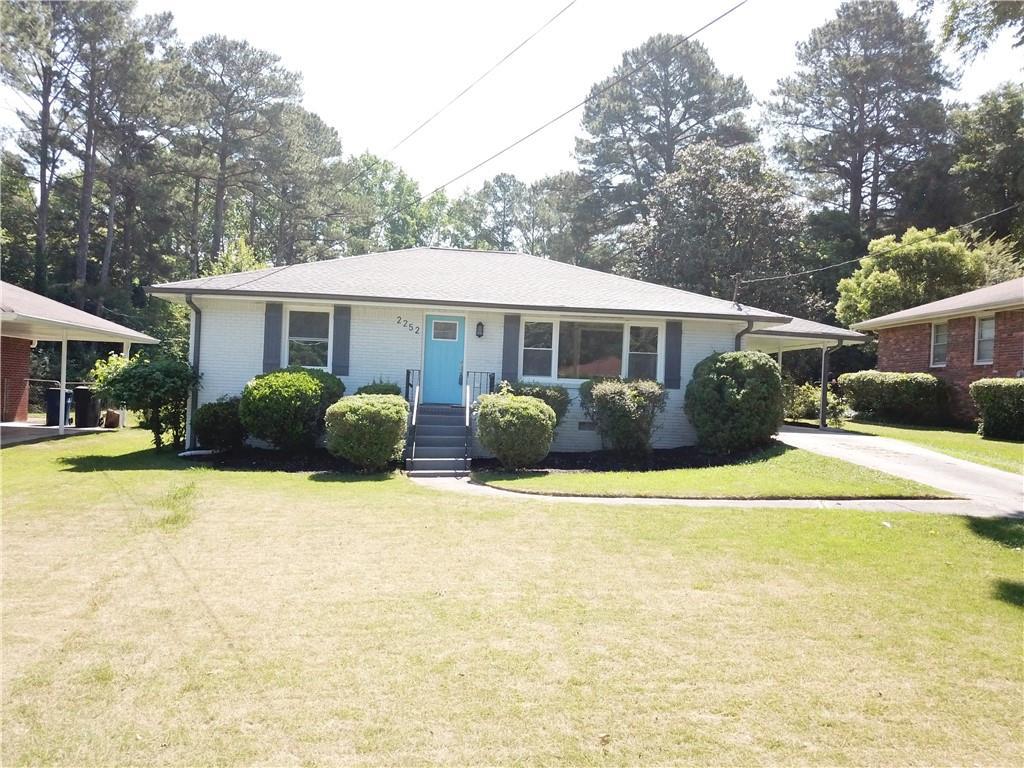 2252 Collins Dr., East Point, GA 30344