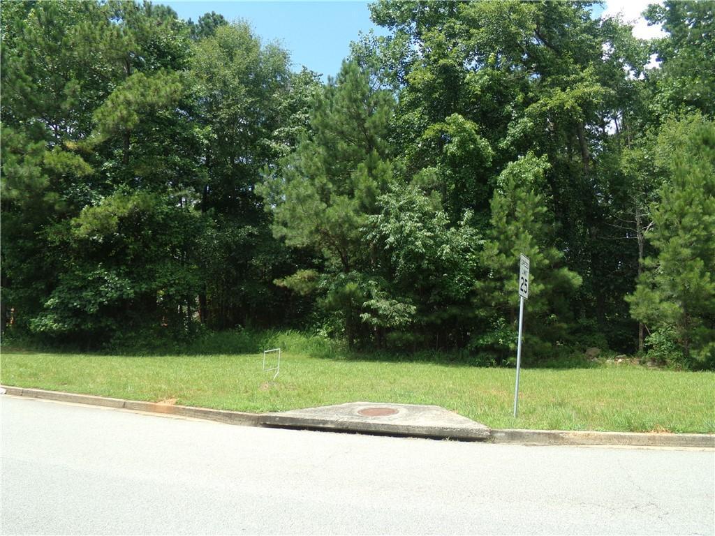 7530 Riverwalk Dr., Douglasville, GA 30135