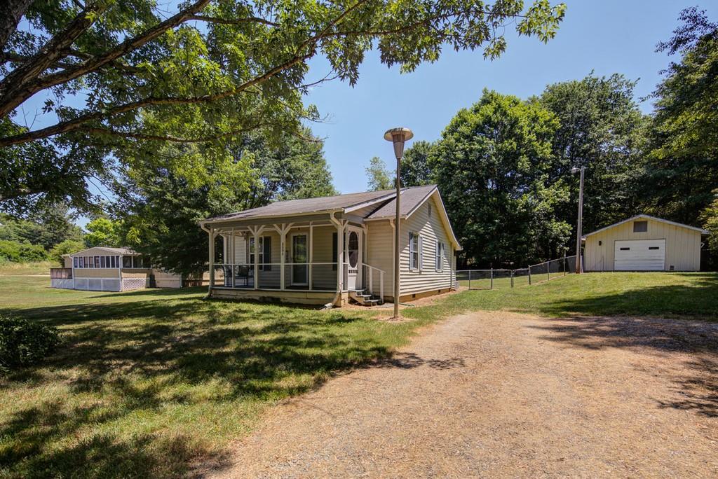 4008 Oliver Dr., Gainesville, GA 30506