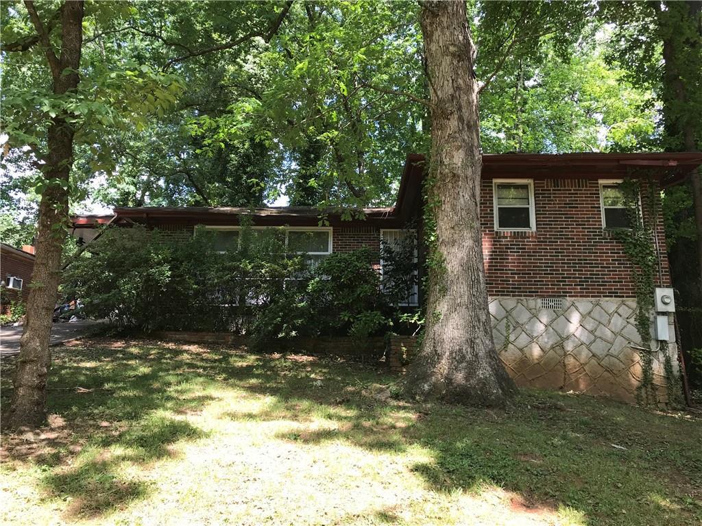 1428 David Cir., Decatur, GA 30032