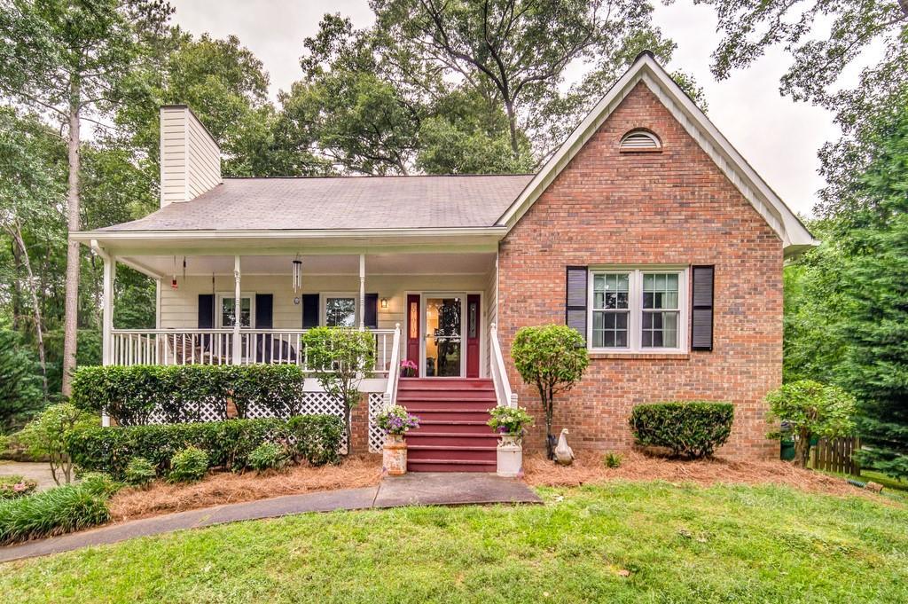 517 Falls Way, Woodstock, GA 30188