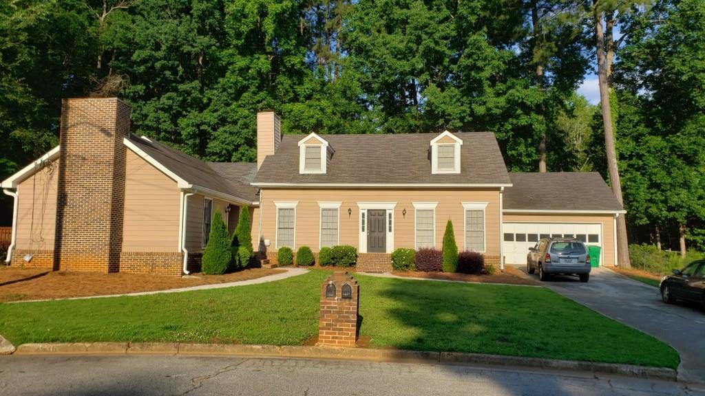 2536 Leeshire Rd., Tucker, GA 30084