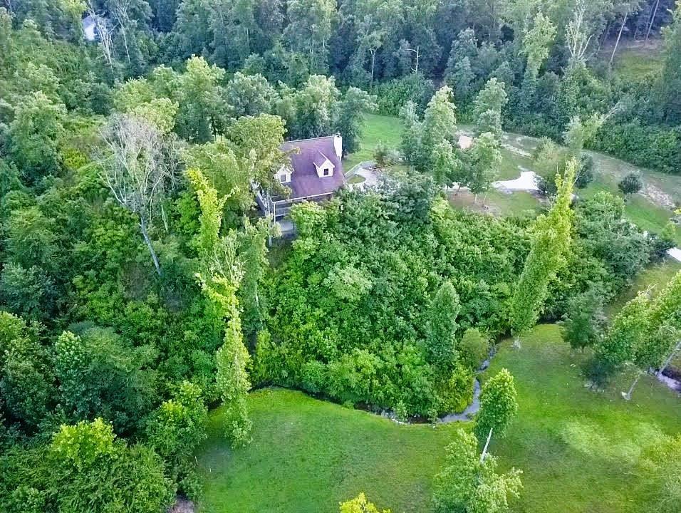 695 Pleasant Valley Rd., Calhoun, GA 30701