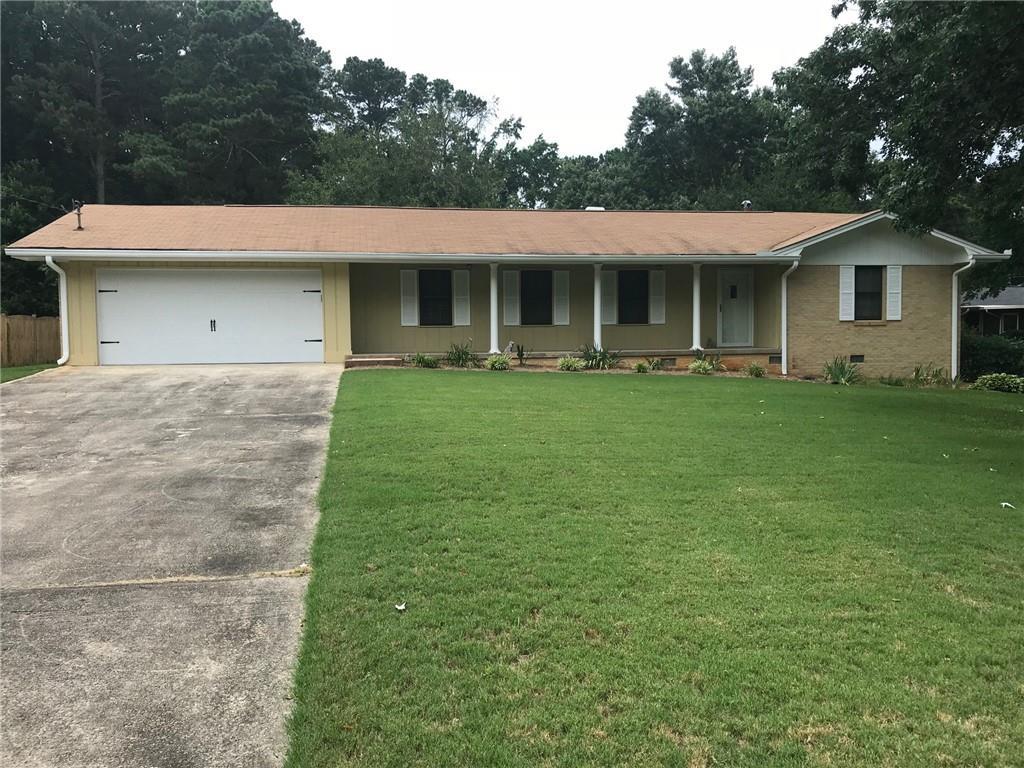 5767 Fairfield Pl., Stone Mountain, GA 30087