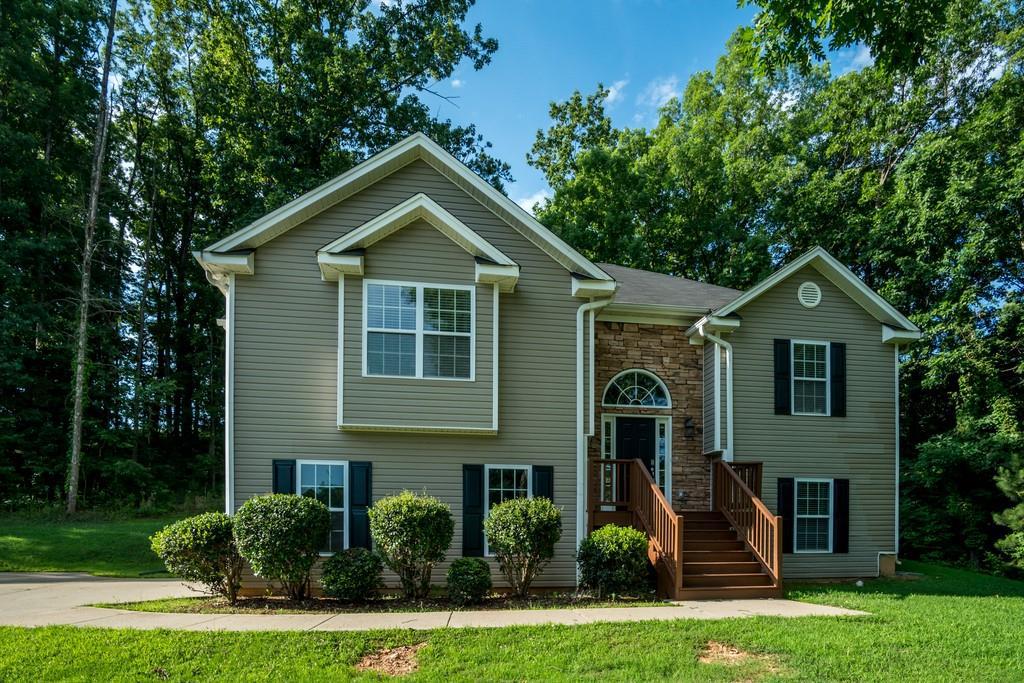 18 Lenox Dr., Cartersville, GA 30121