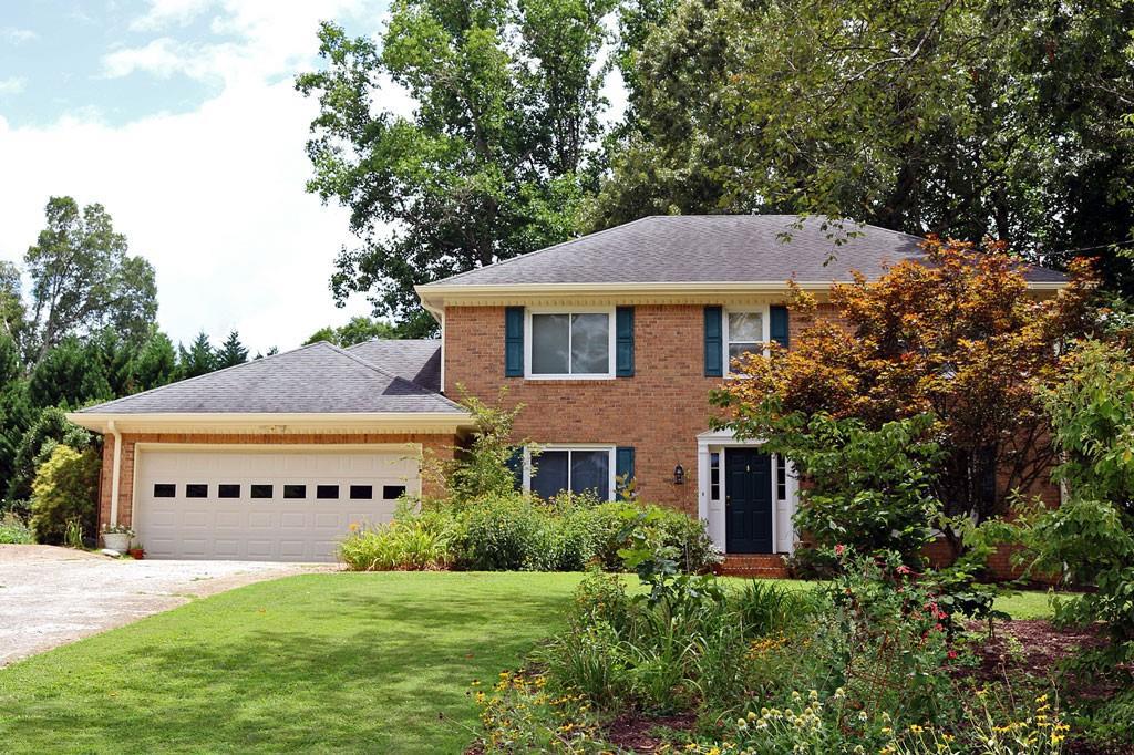 4574 Cinco Dr., Lilburn, GA 30047